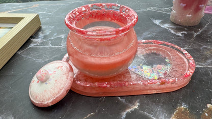 Small decorative pot and matching shaker trinket tray